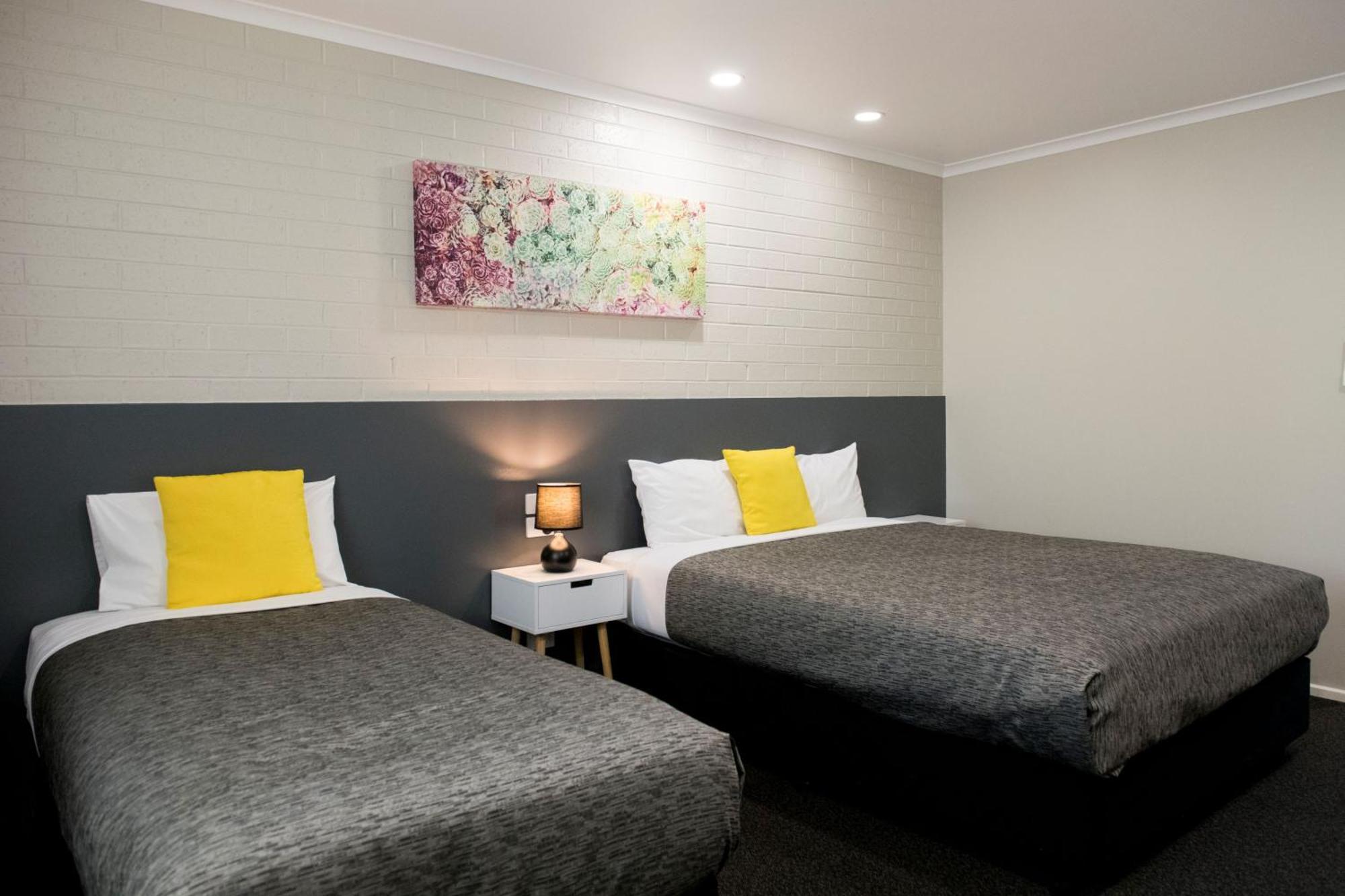 Deborah Motel 4*