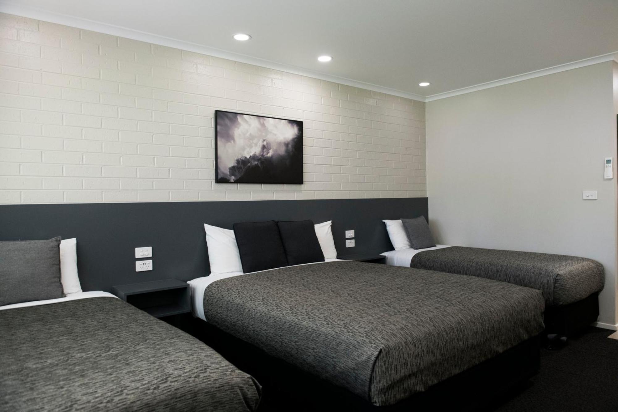 Deborah Motel 4*
